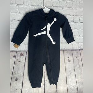 Jordan Baby Jumper/romper Hooded 6-9M Black